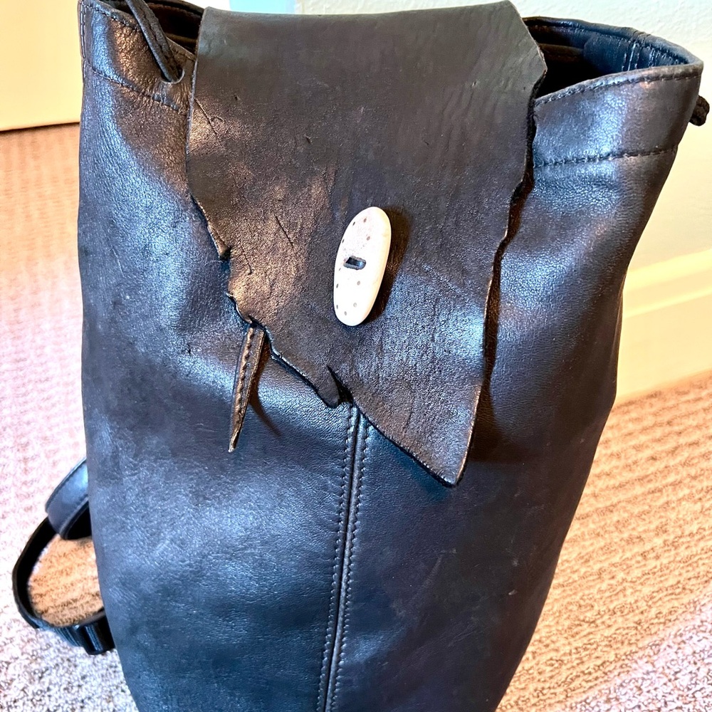 Black Leather backpack, handcrafted. Soft leather sturdy adjustable strap. - Picture 3 of 16